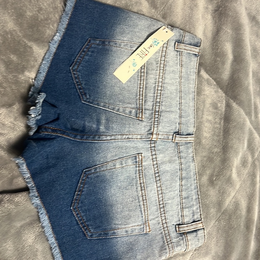 Low Rise Shorts! - Picture 2 of 2